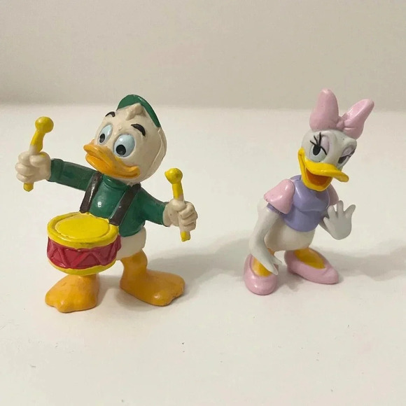 Lot  of 6 Disney PVC Figures Mickey Mouse Minnie Donald Daisy Goofy Louie - Picture 8 of 10